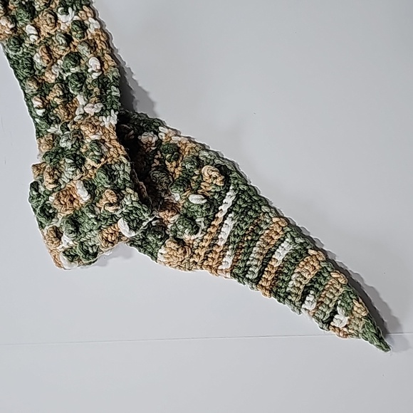 Hand Crochet Green/Tan Alligator Scarf - Picture 5 of 5